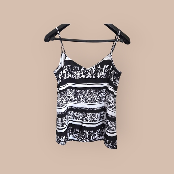 ⭐️Le Chateau Black and White Camisole Size Med - Picture 1 of 6